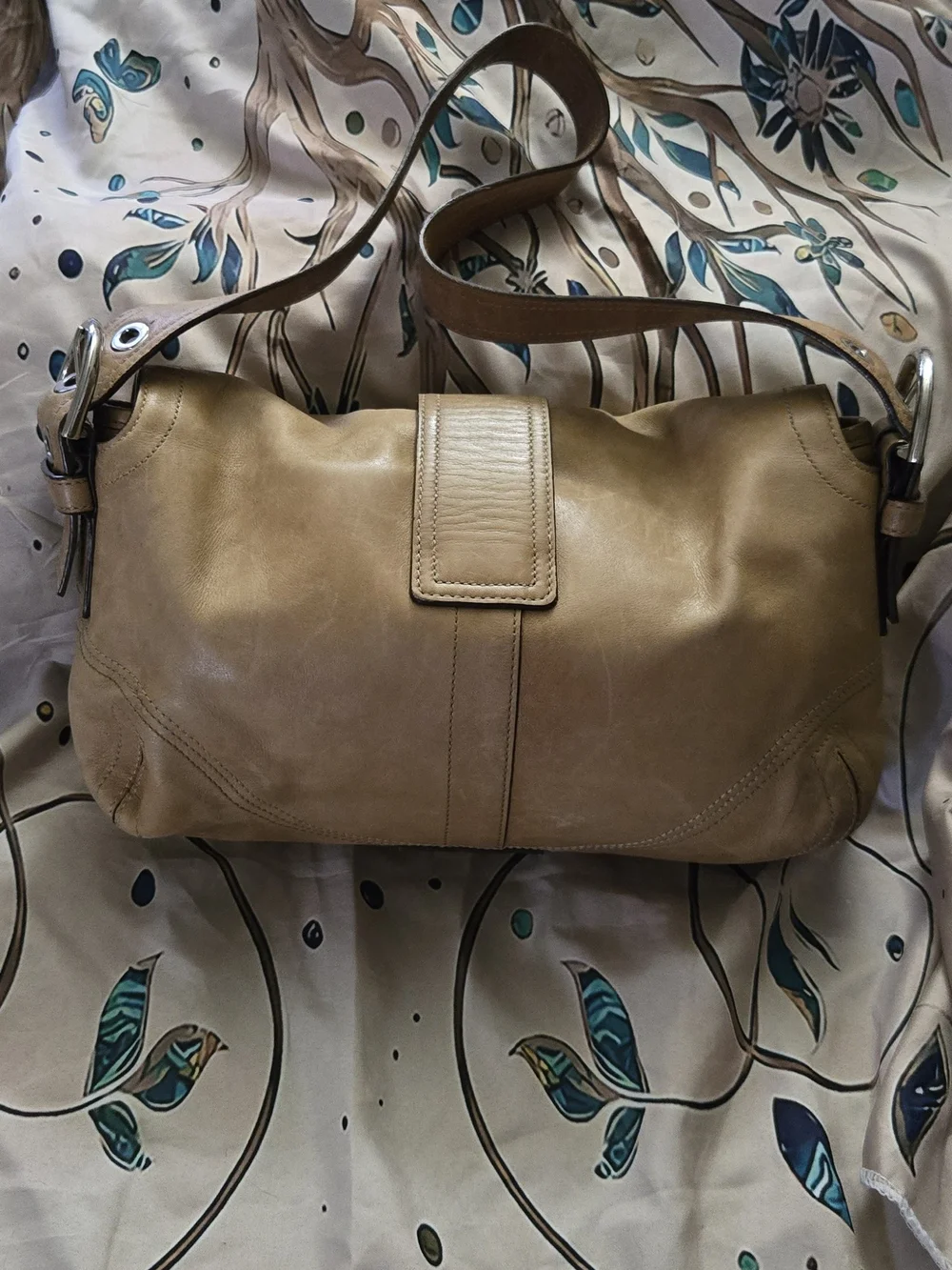 Coach Tan Leather Hobo with Polished Silver Hardware Vintage Y2K